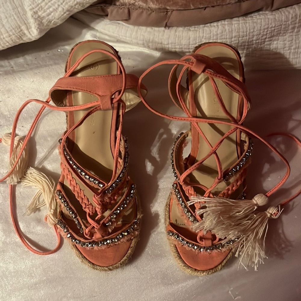 Size 7.5 Peach Wedges